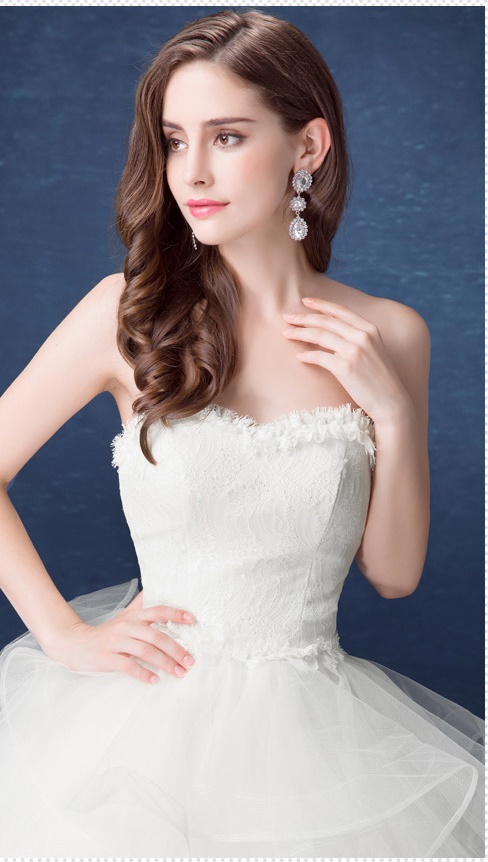 ชุดแต่งงาน เกาะอก หน้าสั้นหลังยาว