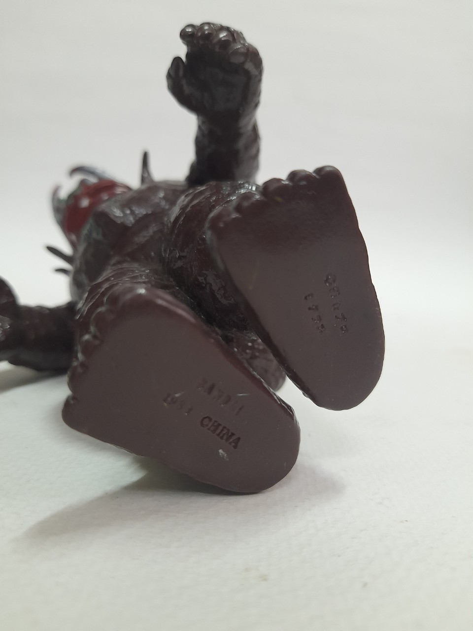 ซอฟ 6.5-7 นิ้ว สัตว์ประหลาดแคปซูลของอุลตร้าเซเว่น มิคลาส จากอุลตร้าเซเว่น มือสอง สภาพดี มีรอยบ้าง มีปั๊มใต้เท้า