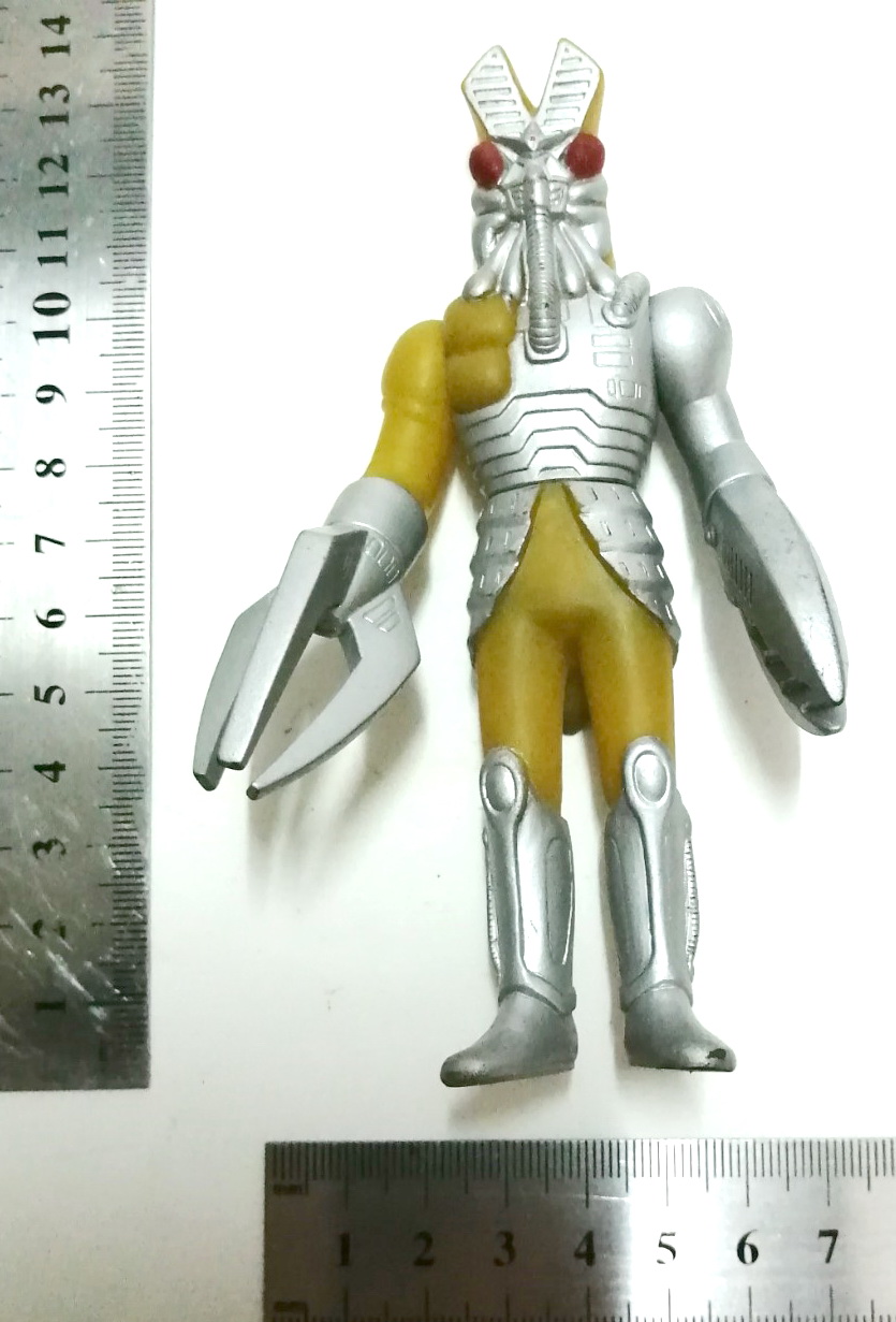 ซอฟ5นิ้ว ขนาดกลาง เมก้าบัลตั้น เป็นสัตว์ประหลาดจากเรื่อง อันโดรเมรอส ซึ่งปกติไม่ค่อยได้ทำออกมามากนัก ค่อนข้างหายาก และพบได้น้อย เมก้าบัลตั้นมีร่างกายบางส่วนเป็นเหล็ก และสีออกน้ำตาล ซอฟขนาดกลาง ขนาด5นิ้ว หมุนลำตัว แขนซ้ายขวาได้ งาน Bandai แท้ปี2001 งานเก่า