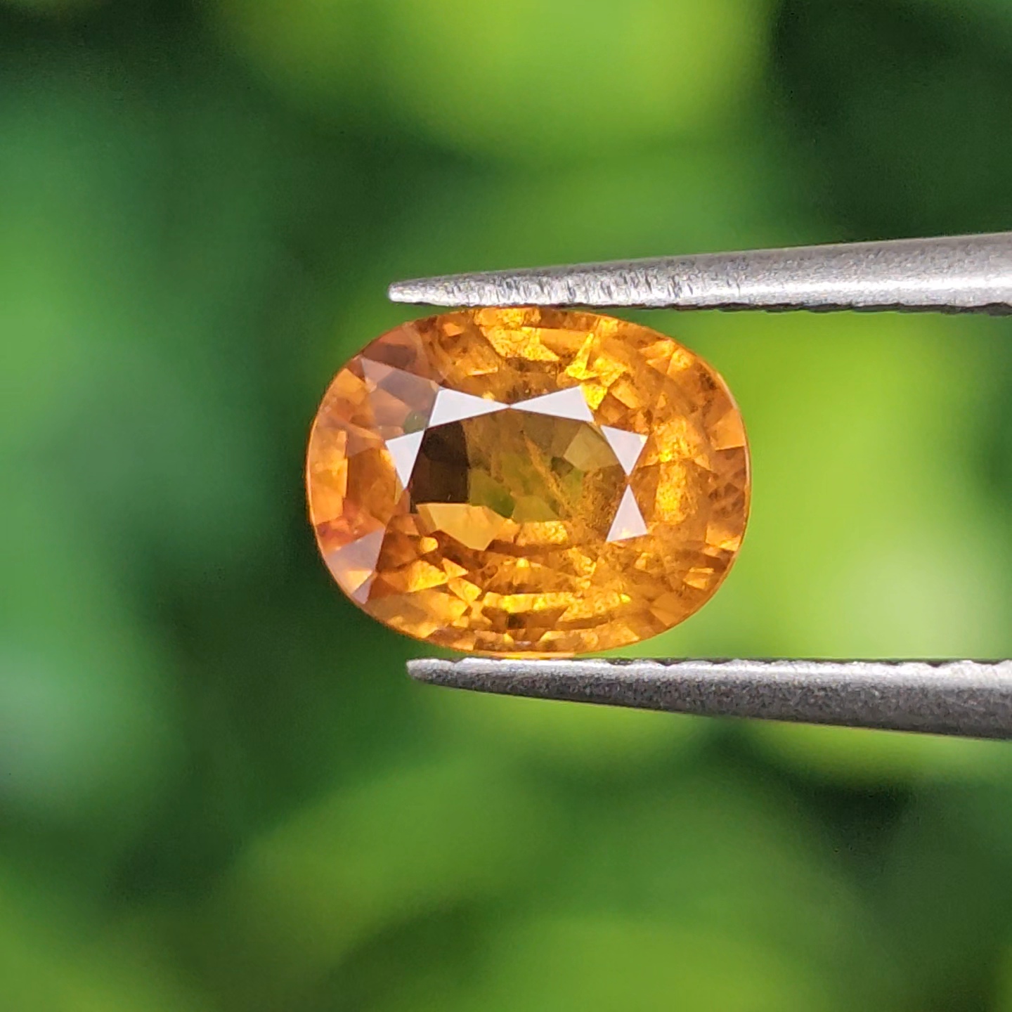 พลอย บุษราคัม yellow sapphire 0.91 กะรัต (Cts.) พลอยแท้ อัญมณีมงคลประจําวันเกิด เครื่องประดับพลอย