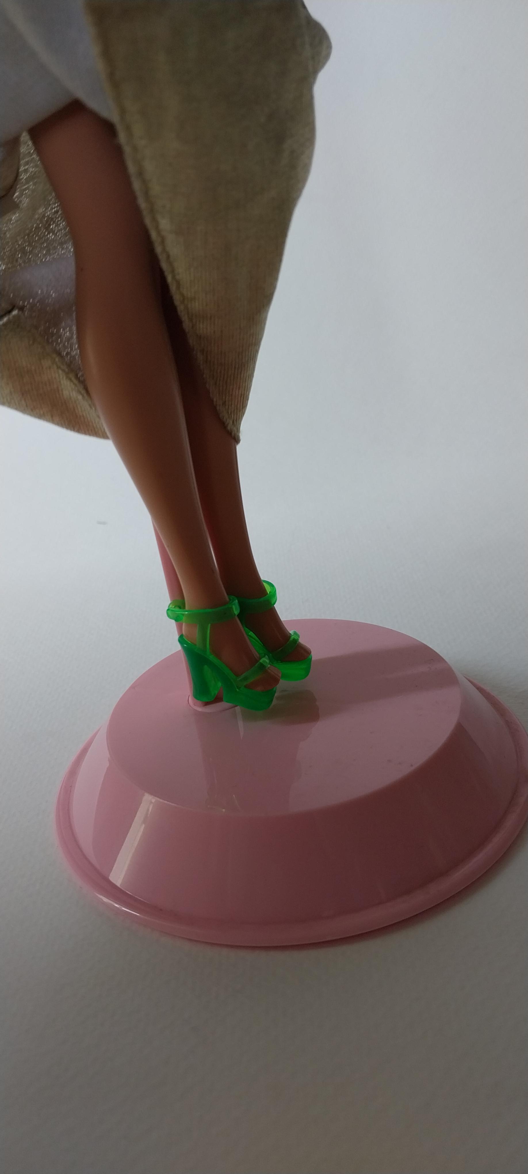 มีหลายภาพ,***ขาหลวมตามภาพ, ตุ๊กตาบาร์บี้หน้าวินเทจ ผมบลอนด์ฟู, พร้อมชุด เอวหมุนได้ ขายาง พับงอได้