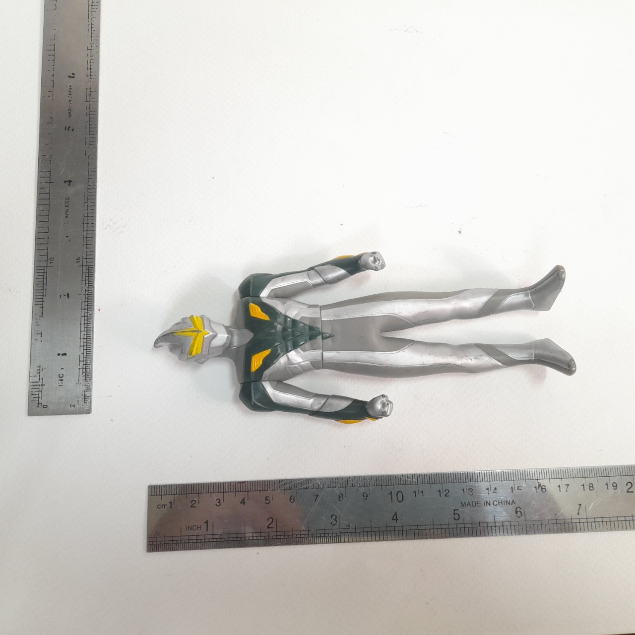 มีหลายภาพ,ซอฟ 6.5-7นิ้ว มิเลอร์ไนท์ 1 ใน4 สมาชิกอัลตืเมท ฟอร์ส เพื่อนอุลตร้าแมนซีโร่ มือสองสภาพดี มีรอยบ้างไม่พบบ่อย