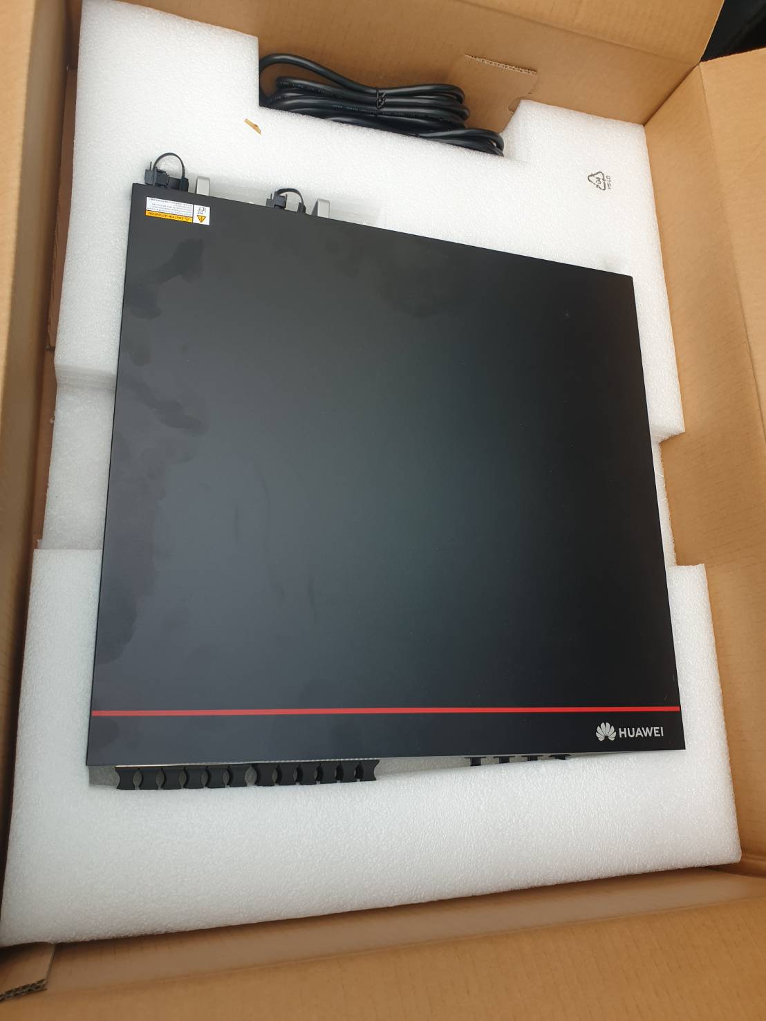 S5735-S32ST4X Huawei Switch 24*GE SFP ports 8*10/100/1000BASE-T ports 4*10GE SFP+ ports ของใหม่