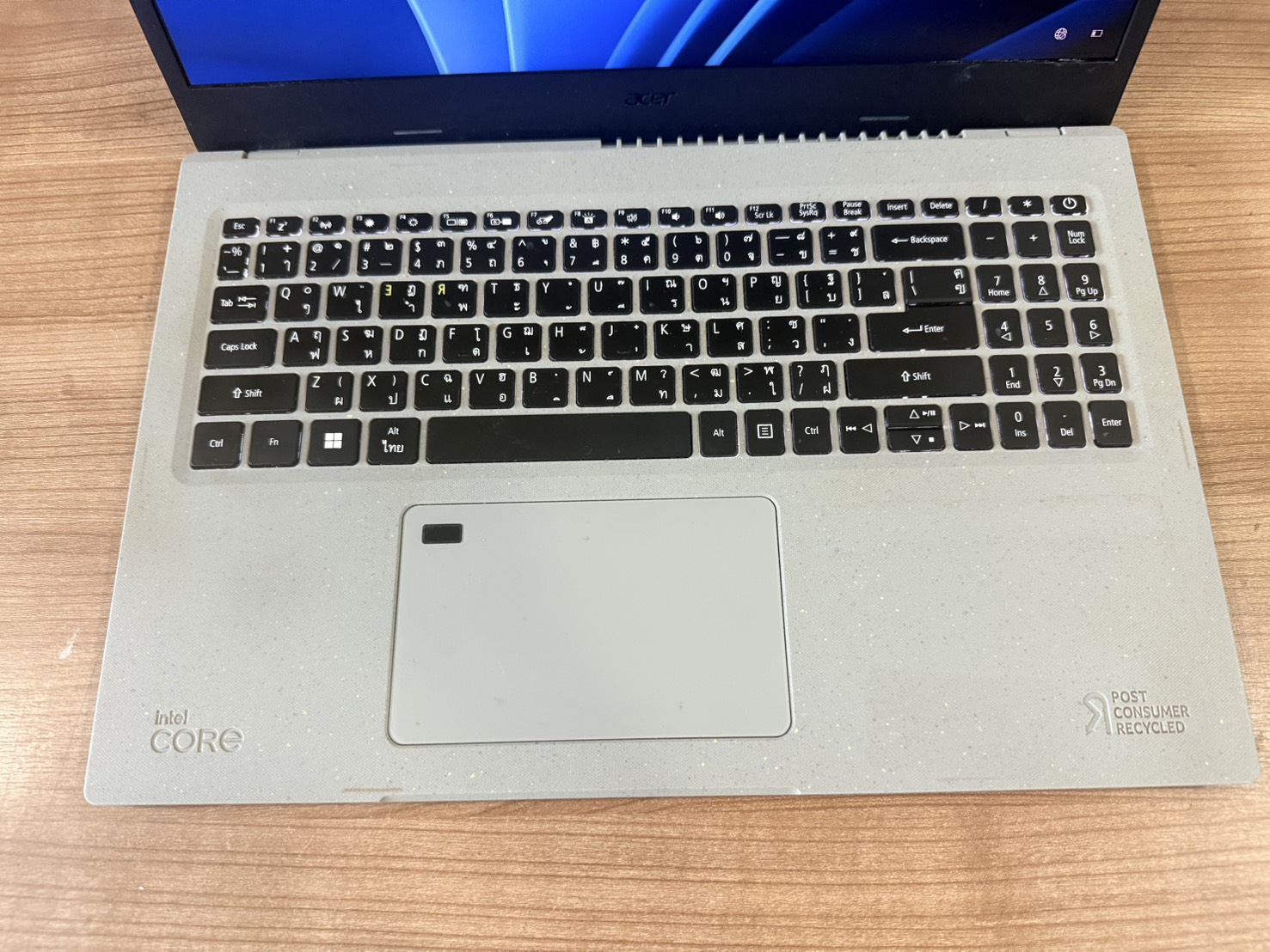 Acer Aspire Vero(i5-1155G7/8GB/500GB)+Adapter Batt 77% กรอบจอซ้ายบนแตก/คราบกาวด้านขวาล่าง