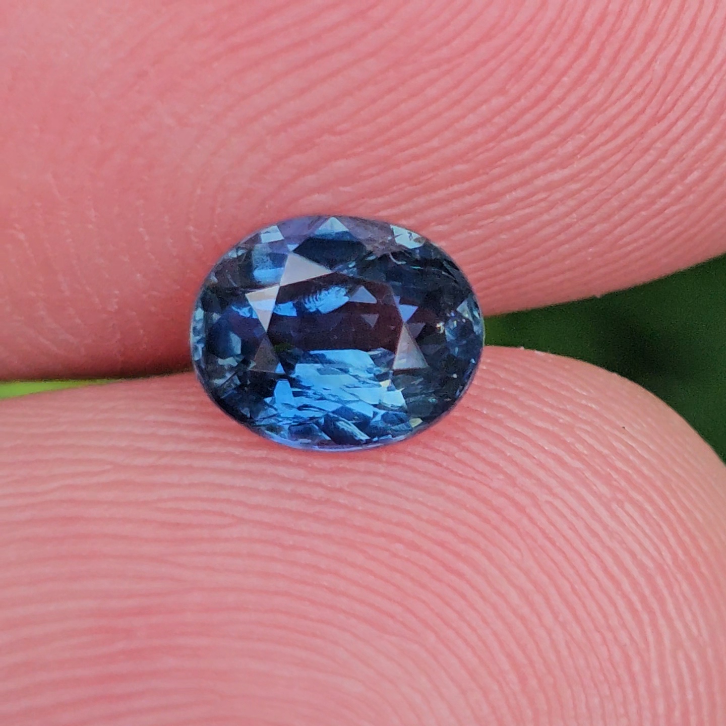 พลอย ไพลิน (Blue Sapphire) 1.06 กะรัต (Cts.) พลอยแท้ อัญมณีมงคลประจําวันเกิด เครื่องประดับพลอย