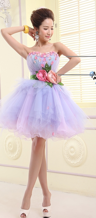 Pre-order ชุดแฟนซีสั้น เกาะอก แต่งดอกคาดเอว กระโปรงผ้าแก้ว เป็นชั้น ๆ พองฟู