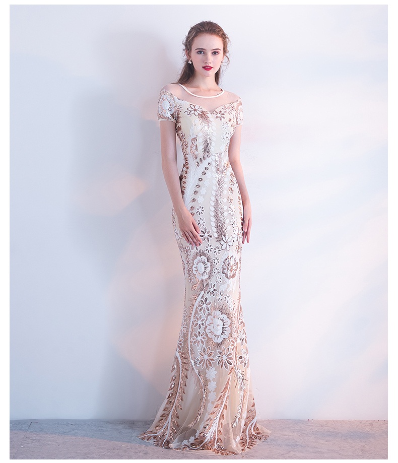 ชุดราตรียาวแขนสั้นทรงหางปลา สีครีมแชมเปญ แต่งเลื่อมลายดอกไม้(ซิปหลัง)