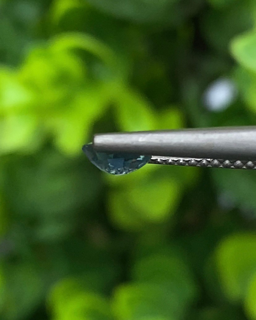 พลอย ไพลิน blue sapphire 0.67 กะรัต (Cts.) พลอยแท้ อัญมณีมงคลประจําวันเกิด เครื่องประดับพลอย