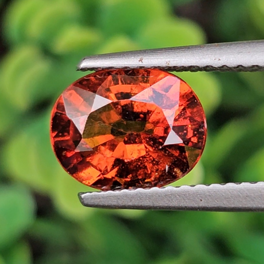 พลอย สเปสซาร์ไทต์ Spessartite Garnet 2.35 กะรัต Cts. พลอยแท้ อัญมณีมงคลประจําวันเกิด เครื่องประดับพลอย