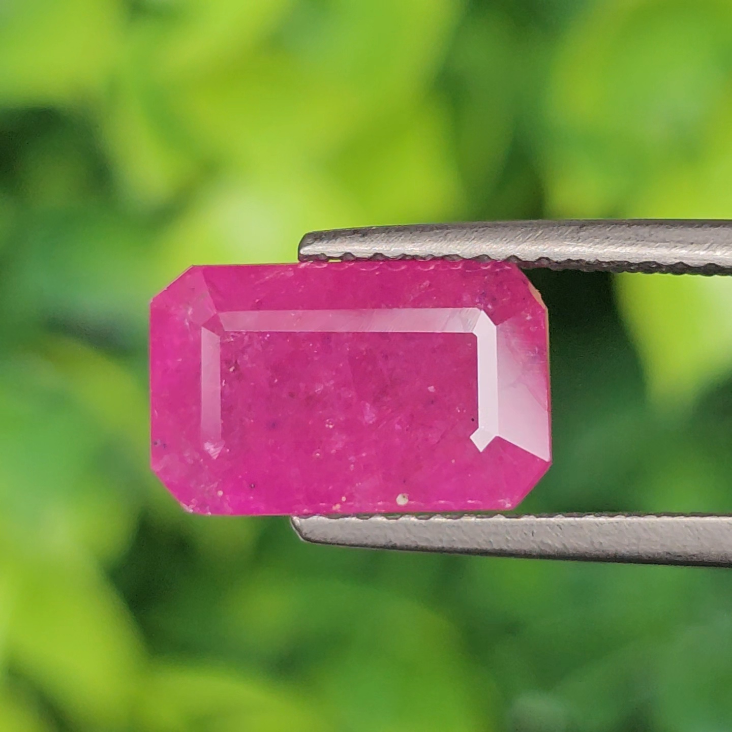 พลอย ทับทิม พม่า (Burmese Ruby Sapphire) 3.75 กะรัต (Cts.) พลอยแท้ อัญมณีมงคลประจําวันเกิด เครื่องประดับพลอย