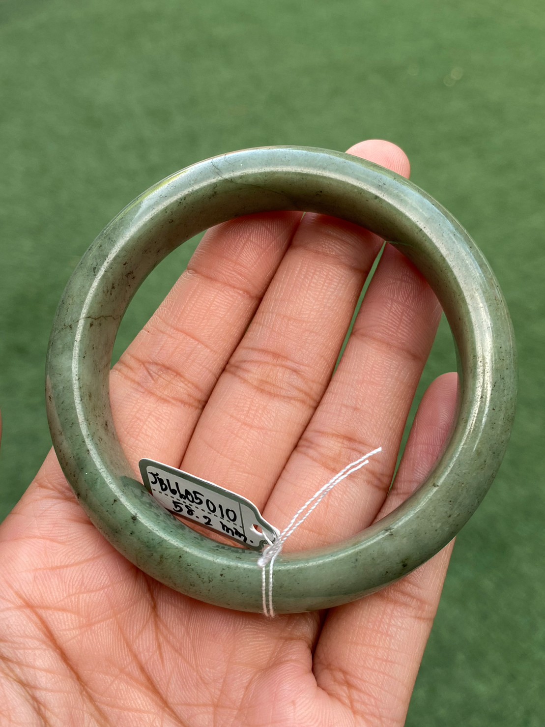 JB6605010 หยก พม่า แท้ Jade กำไลหยก (Jadeite bracelet) พม่า (Myanmar) 58.2 มม.