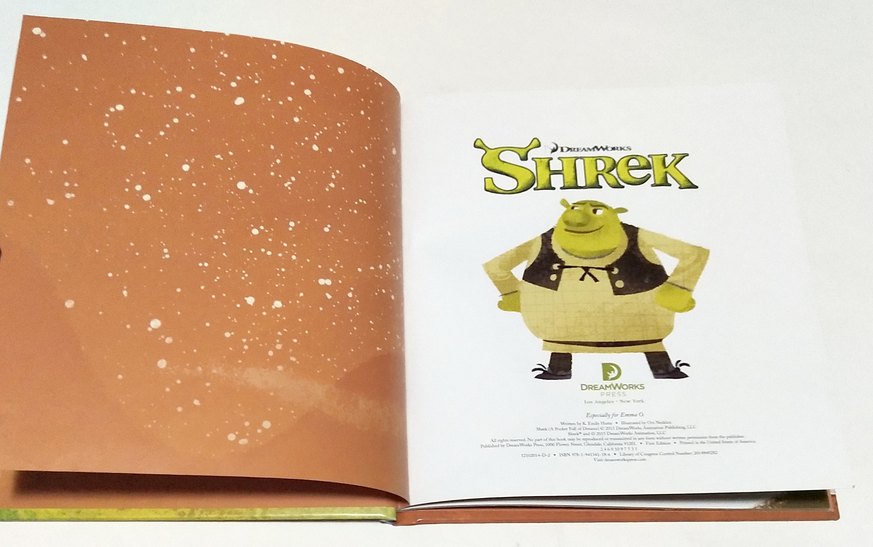 หนังสือนิทานฉบับภาษาอังกฤษ **หน้าสุดท้ายด้านล่างมีรอยขาด ตามภาพ A pocket full of dream 'SHREK',Dreamworks -A Glow in the Dark Surprise Poor Shrek just wants to live peacefully his swamp, but a kingdom of fairy tale creatures has arrived uninvite