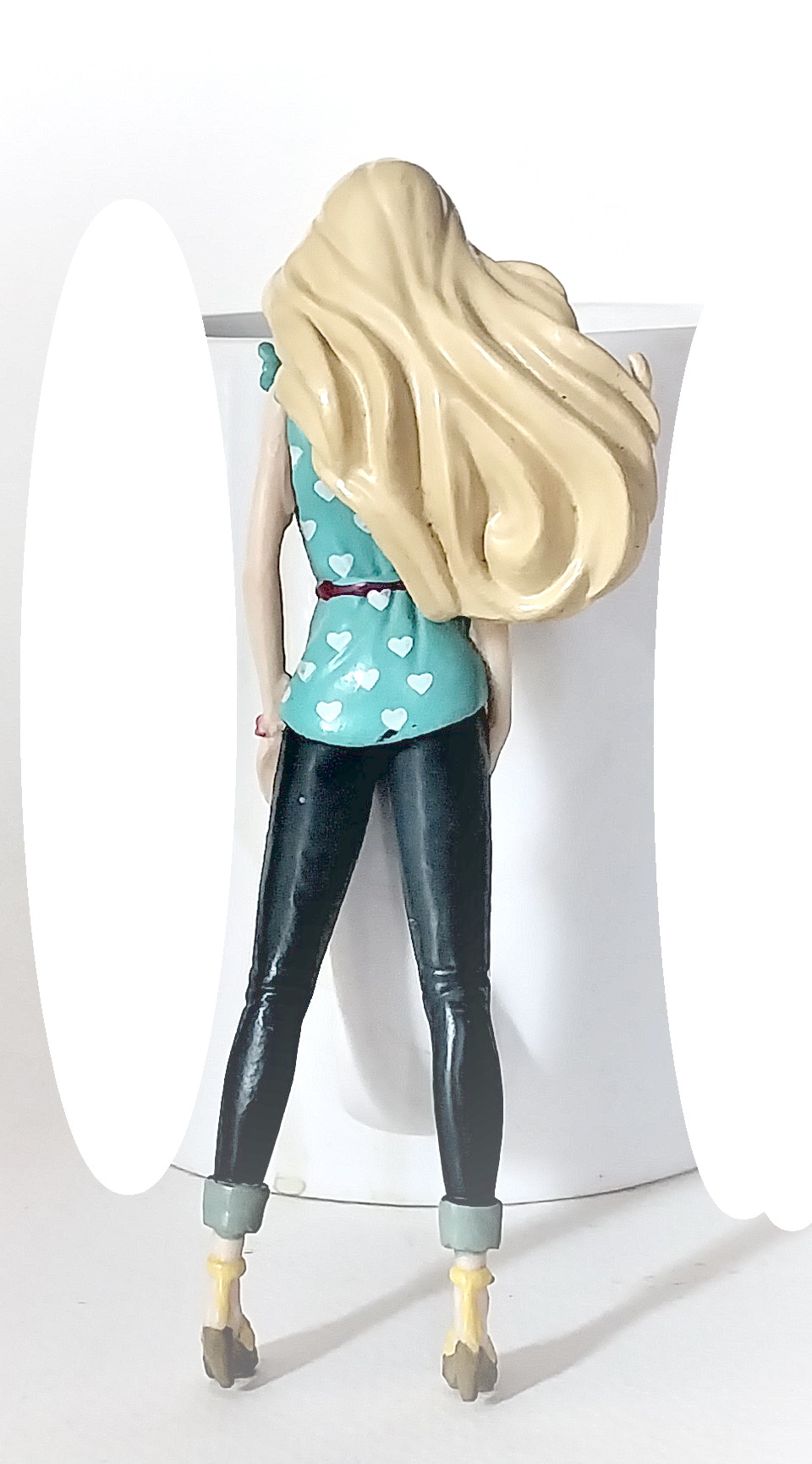 มีหลายภาพ,ตุ๊กตาบาร์บี้ตัวเล็ก ขนาดประมาณ 10 ซม.