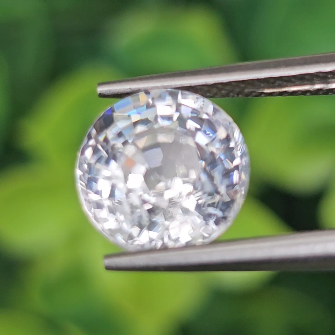 พลอย เพทาย Natural Zircon 4.08 กะรัต (Cts.) พลอยแท้ อัญมณีมงคลประจําวันเกิด เครื่องประดับพลอย