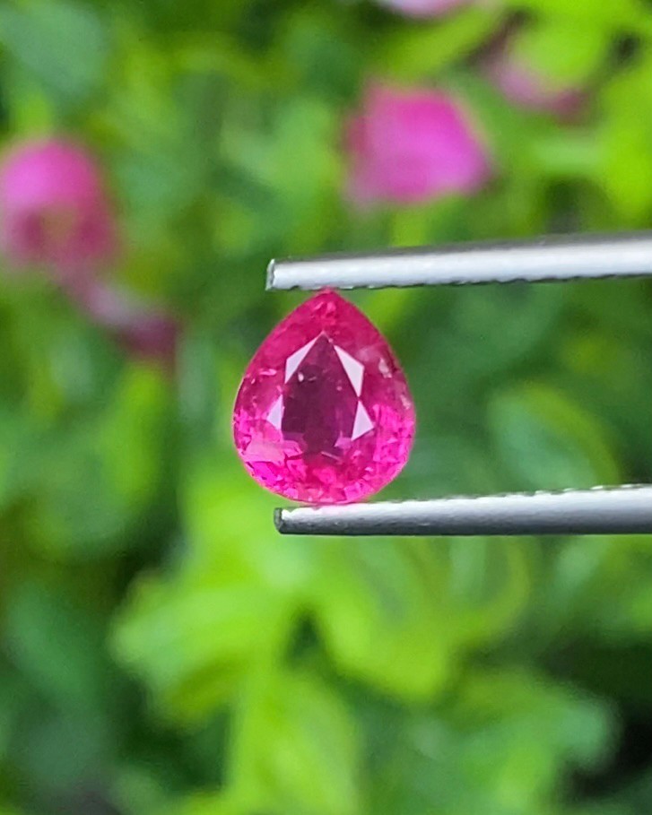 พลอย ชมพู พิ้ง แซฟไฟร์ Pink Sapphire 1.02 กะรัต (Cts.) พลอยแท้ อัญมณีมงคลประจําวันเกิด เครื่องประดับพลอย
