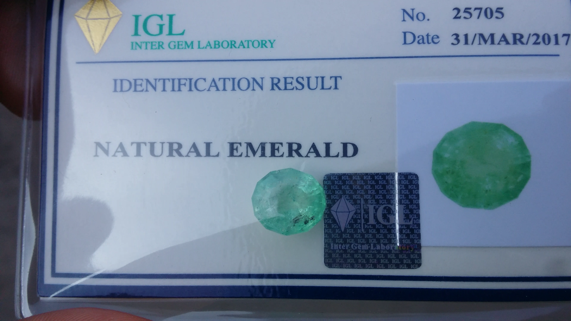 พลอย มรกต โคลัมเบีย Colombian Emerald 4.509 กะรัต (Cts.) พร้อมใบเซอร์ พลอยแท้ อัญมณีมงคลประจําวันเกิด เครื่องประดับพลอย