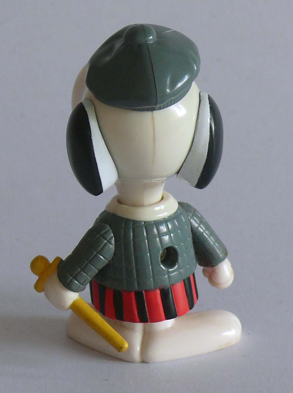 ของสะสมงานเก่าจากแมคโดนัลด์ สนูปปี้ซีรี่ย์ ใส่ชุดประจำชาติต่างๅ