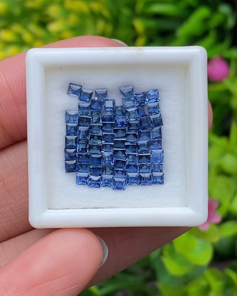 พลอย ไพลิน blue sapphire 4.7 กะรัต (Cts.) พลอยแท้ อัญมณีมงคลประจําวันเกิด เครื่องประดับพลอย