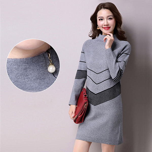 เดรสคอปีน ผ่าซิปแต่งมุก ผ้าไหมพรมวูลหนานุ่มถักลายสวย (12168B)