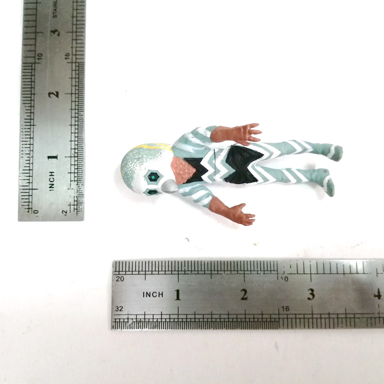 ซอฟ 3.5 นิ้ว ขนาดตามรูป มนุษย์ดาวกัตต์ ตัวนี้จากอุลตร้าเซเว่น สภาพดีมีรอยบ้าง