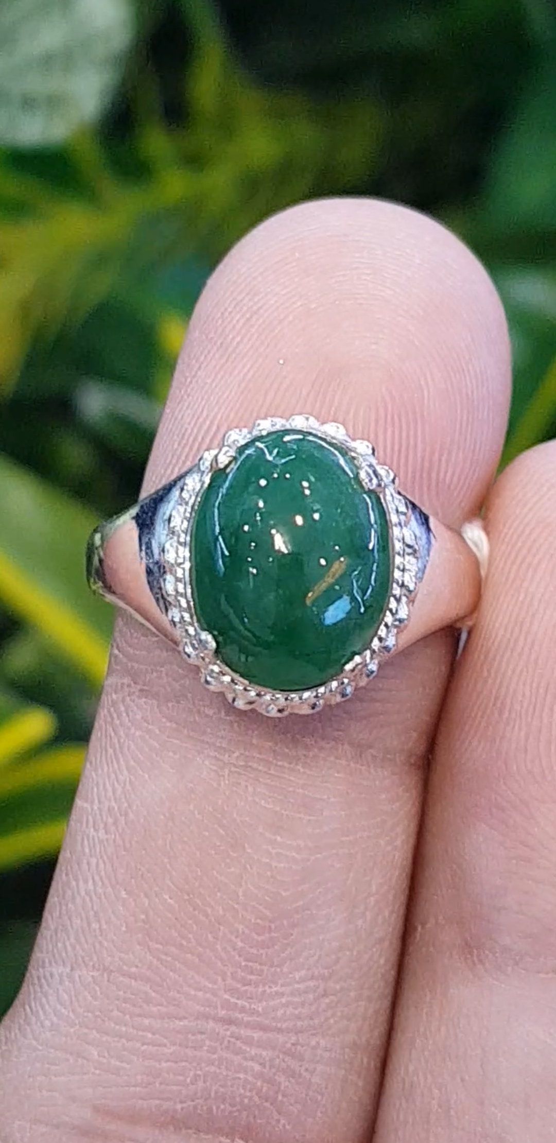 หยก พม่า แท้ Jade แหวนหยก 翡翠戒指 (Jadeite ring) 2.30 กะรัต (Cts.) (Size) 57 ดิบ ไม่ผ่านการปรับปรุง (Type A) พม่า (Myanmar)