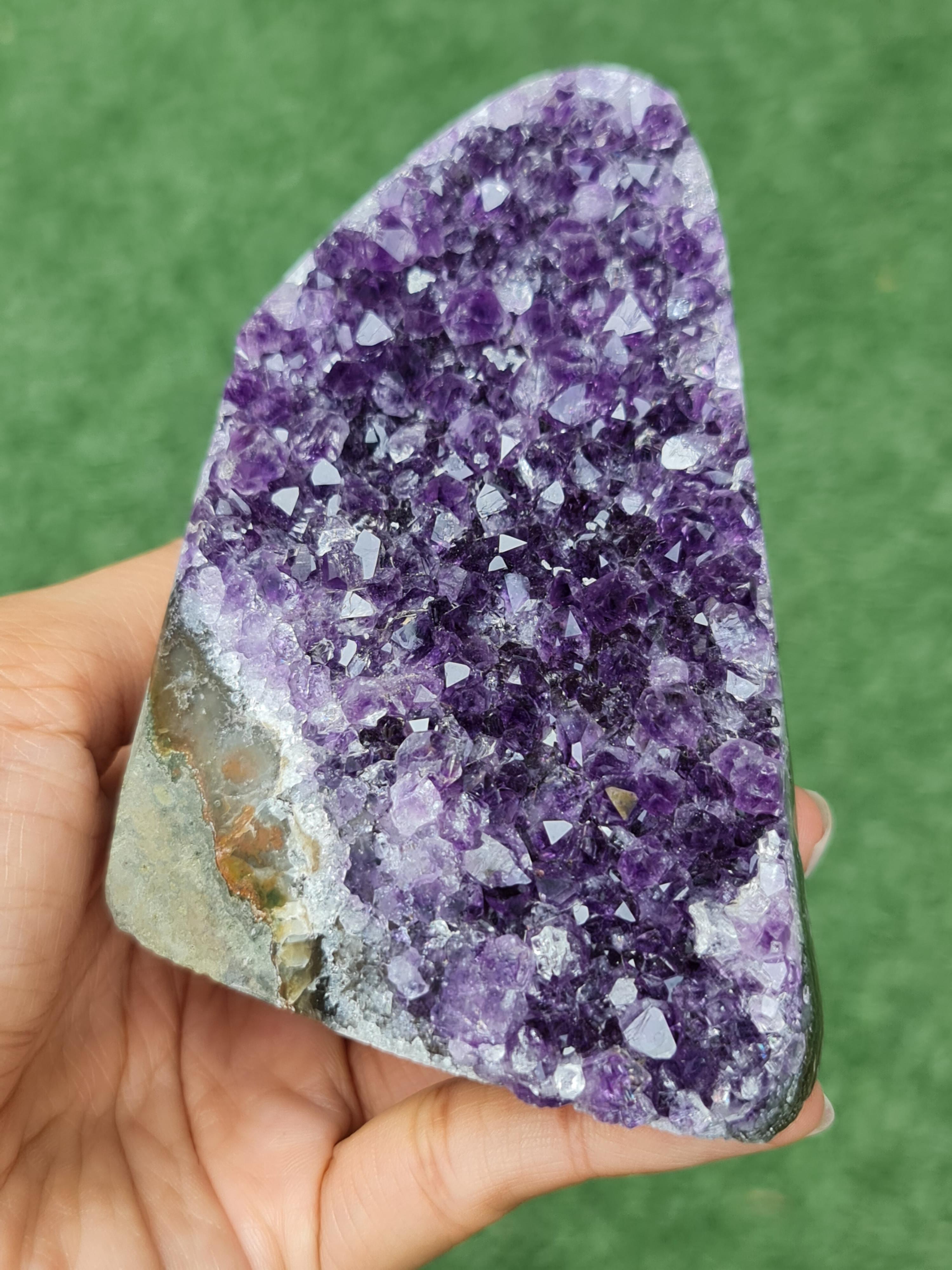 ก้อน ผลึก อเมทิส จีโอด Amethyst Geode 476 กรัม (grams.) พลอยแท้ อัญมณีมงคลประจําวันเกิด เครื่องประดับพลอย