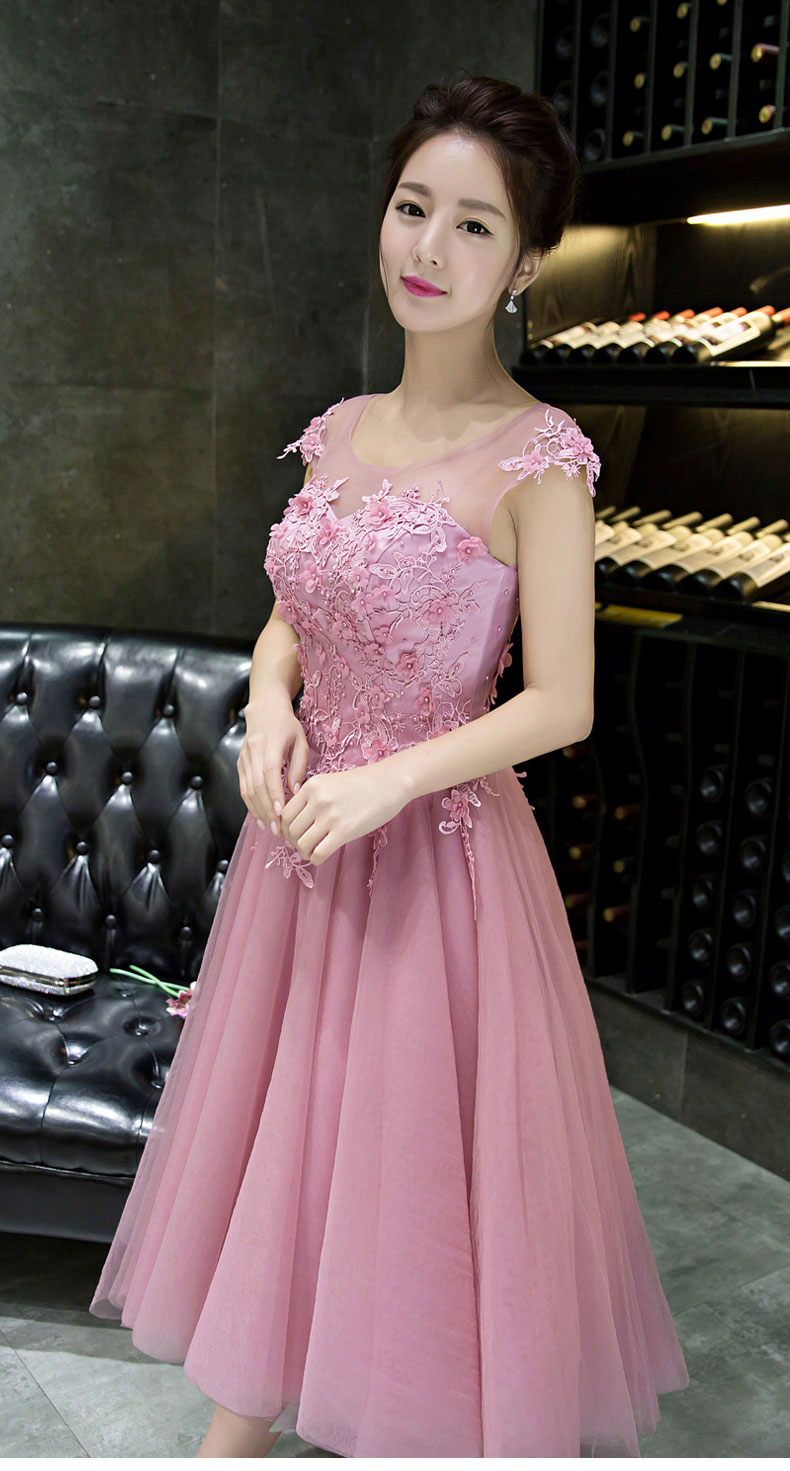 Pre-order ชุดราตรียาว แขนกุด ผ้าตาข่าย แต่งลูกไม้ สีชมพู สวย หวาน เชือกผูกหลัง