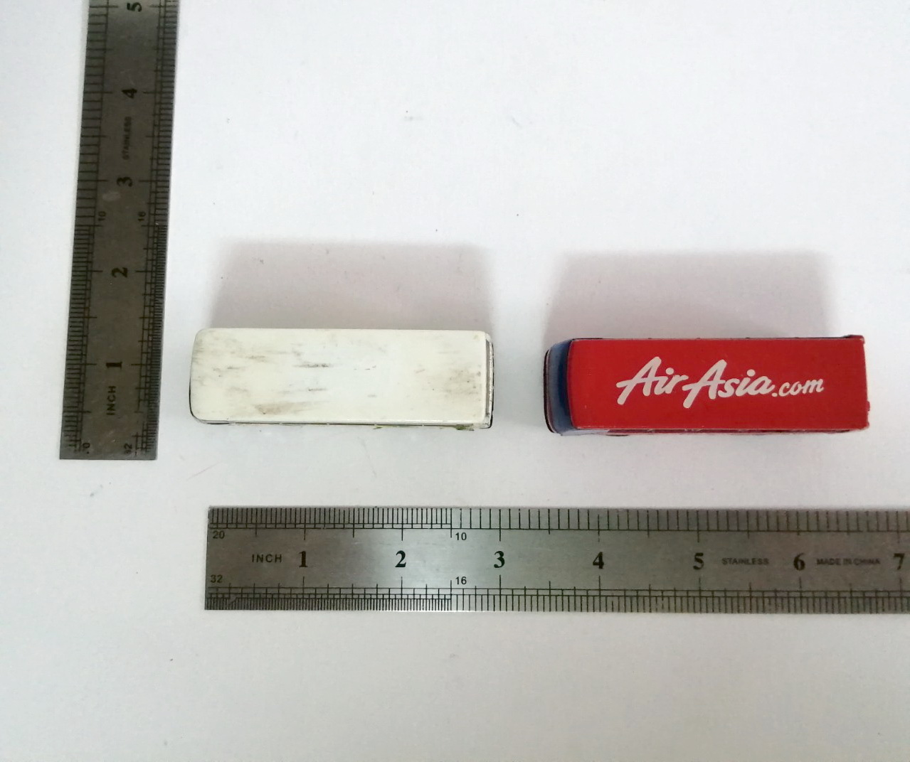 รถบัสเหล็ก แอร์เอเชีย กับ โปเกมอนแคแรคเตอร์ ของเก่าเก็บขายตามสภาพ ขายคู่2คัน