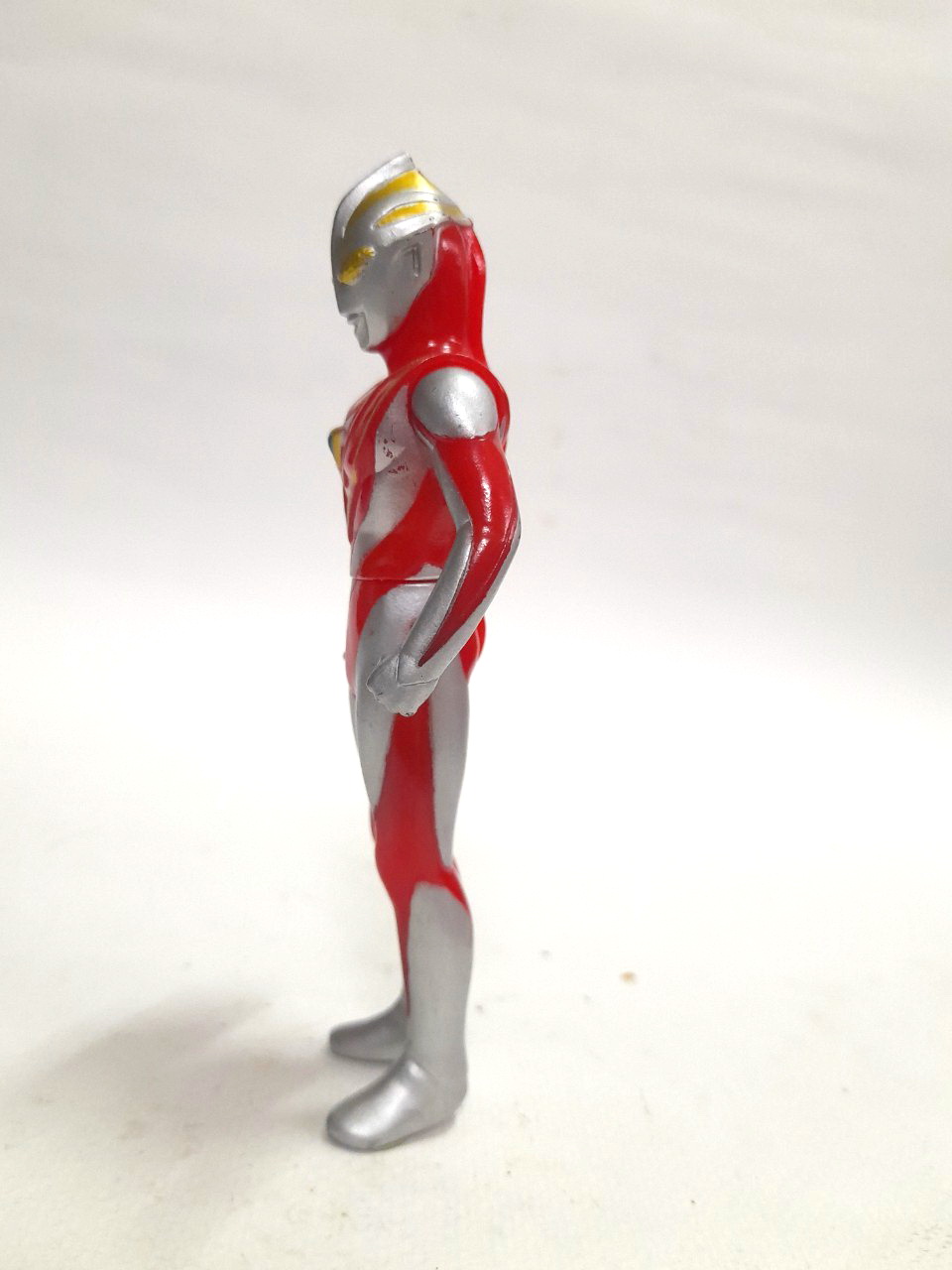 ซอฟ 5-5.5 นิ้ว อุลตร้าแมนไกอา มือสอง สภาพดี มีรอยบ้าง มีปั๊มใต้เท้า