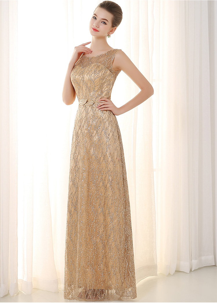 Pre-order ชุดราตรียาว แขนกุด สีทอง แต่งเกล็ด มาพร้อมเข็มขัดรูปใบไม้เข้าชุด เรียบหรู มีซิปหลัง