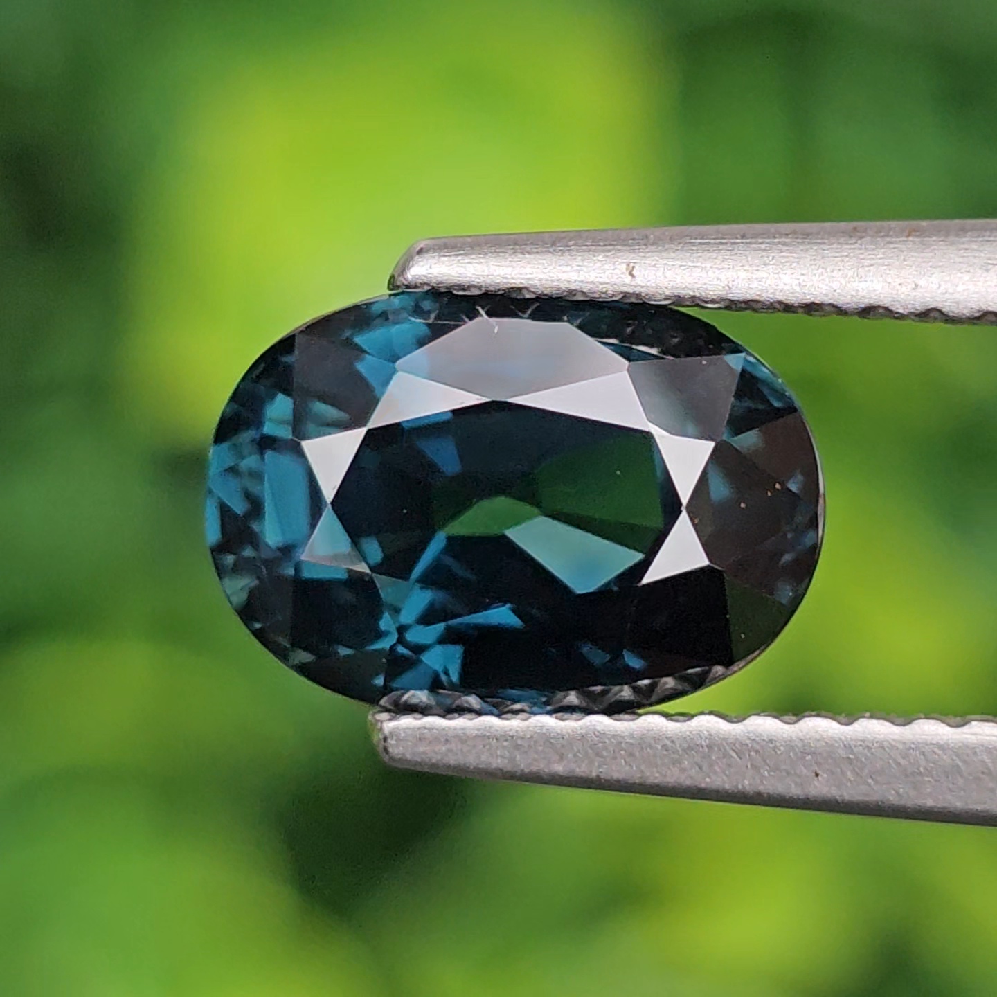 พลอย แซปไฟร์สีน้ำเงินอมเขียว Teal Sapphire 3.03 กะรัต (Cts.) พลอยแท้ อัญมณีมงคลประจําวันเกิด เครื่องประดับพลอย