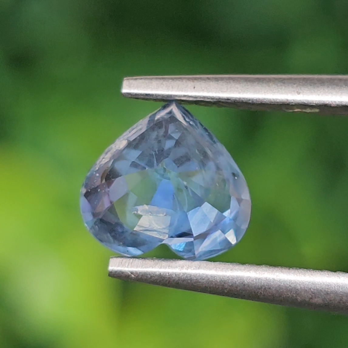 พลอย ไพลิน (Blue Sapphire) 1.05 กะรัต (Cts.) พลอยแท้ อัญมณีมงคลประจําวันเกิด เครื่องประดับพลอย