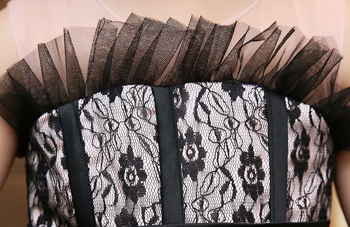 Pre-order ชุดราตรีเด็ก ชุดออกงาน ชุดกระโปรง สไตล์เจ้าหญิง แขนกุด ผ้าลูกไม้ช่วงอก คาดโบว์ที่เอว กระโปรงเป็นชั้น ๆ สวยงาม ซิปหลัง