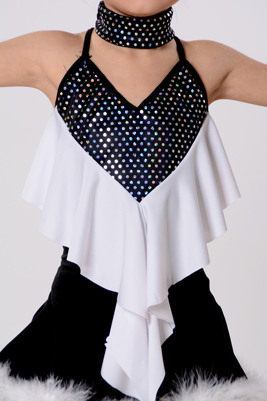 Pre-order ชุดแฟนซี ชุดแสดง สายเดี่ยว แต่งเลื่อม กระโปรงเป็นชั้น ๆ แต่งขนนก สวยงาม เซ็กซี่