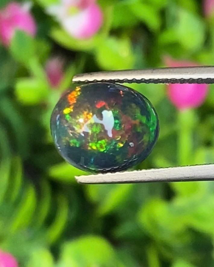 พลอย แบล็ก โอปอล Black Opal 3.31 กะรัต (Cts.) พลอยแท้ อัญมณีมงคลประจําวันเกิด เครื่องประดับพลอย