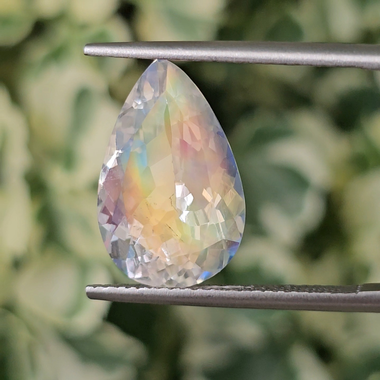 พลอย มูนสโตน เรนโบว์ Rainbow Moonstone 5.60 กะรัต (cts.) พลอยแท้ อัญมณีมงคลประจําวันเกิด เครื่องประดับพลอย