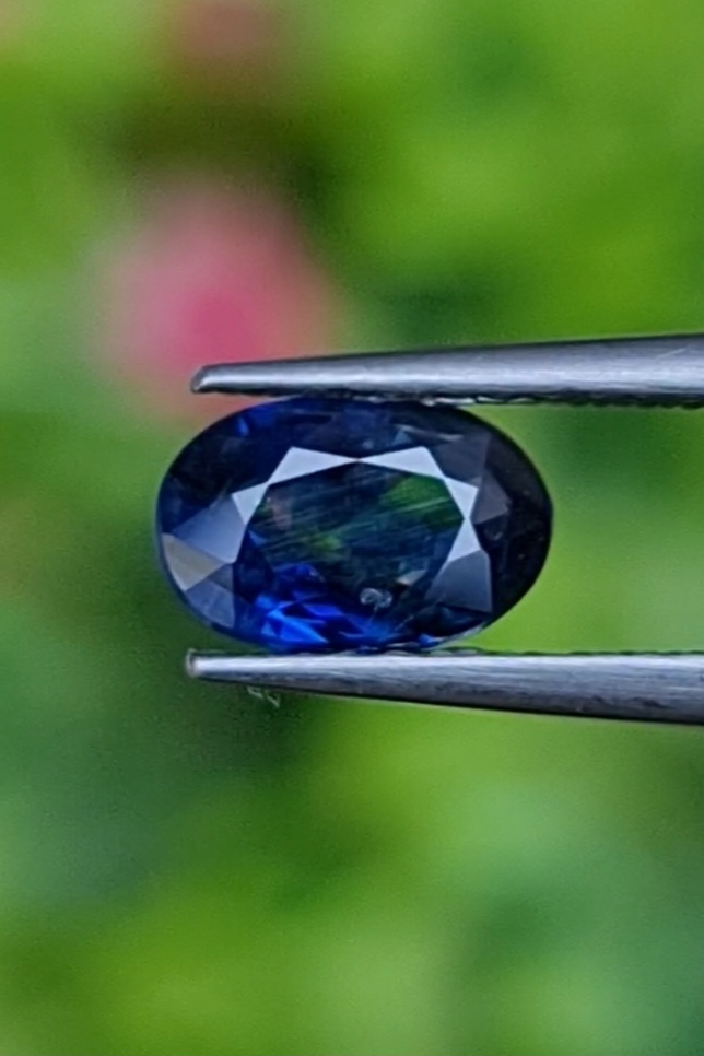 พลอย ไพลิน blue sapphire 0.86 กะรัต (Cts.) ดิบ unheated พลอยแท้ อัญมณีมงคลประจําวันเกิด เครื่องประดับพลอย