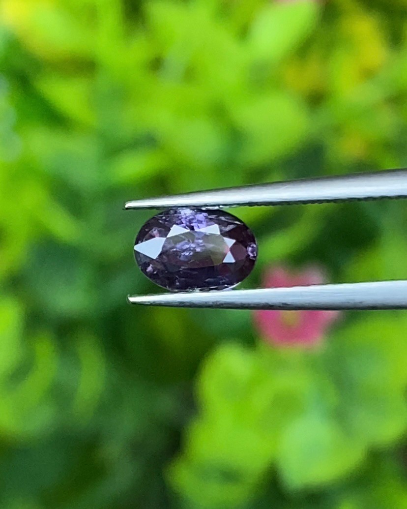 พลอย เพอเพิล แซฟไฟร์ สีม่วง Purple Sapphire ดิบ Unheated 0.70 กะรัต (Cts.) พลอยแท้ อัญมณีมงคลประจําวันเกิด เครื่องประดับพลอย