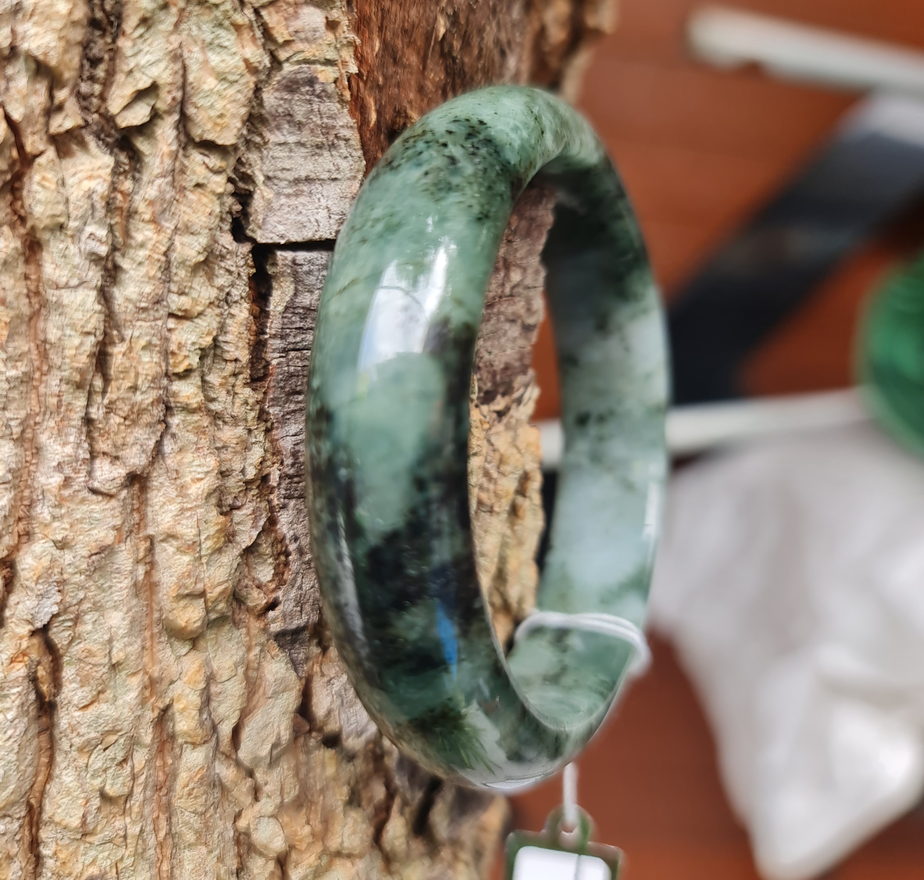 JB6804058 หยก พม่า แท้ Jade กำไลหยก 57.0 มม. (Jadeite bracelet) พม่า (Myanmar)