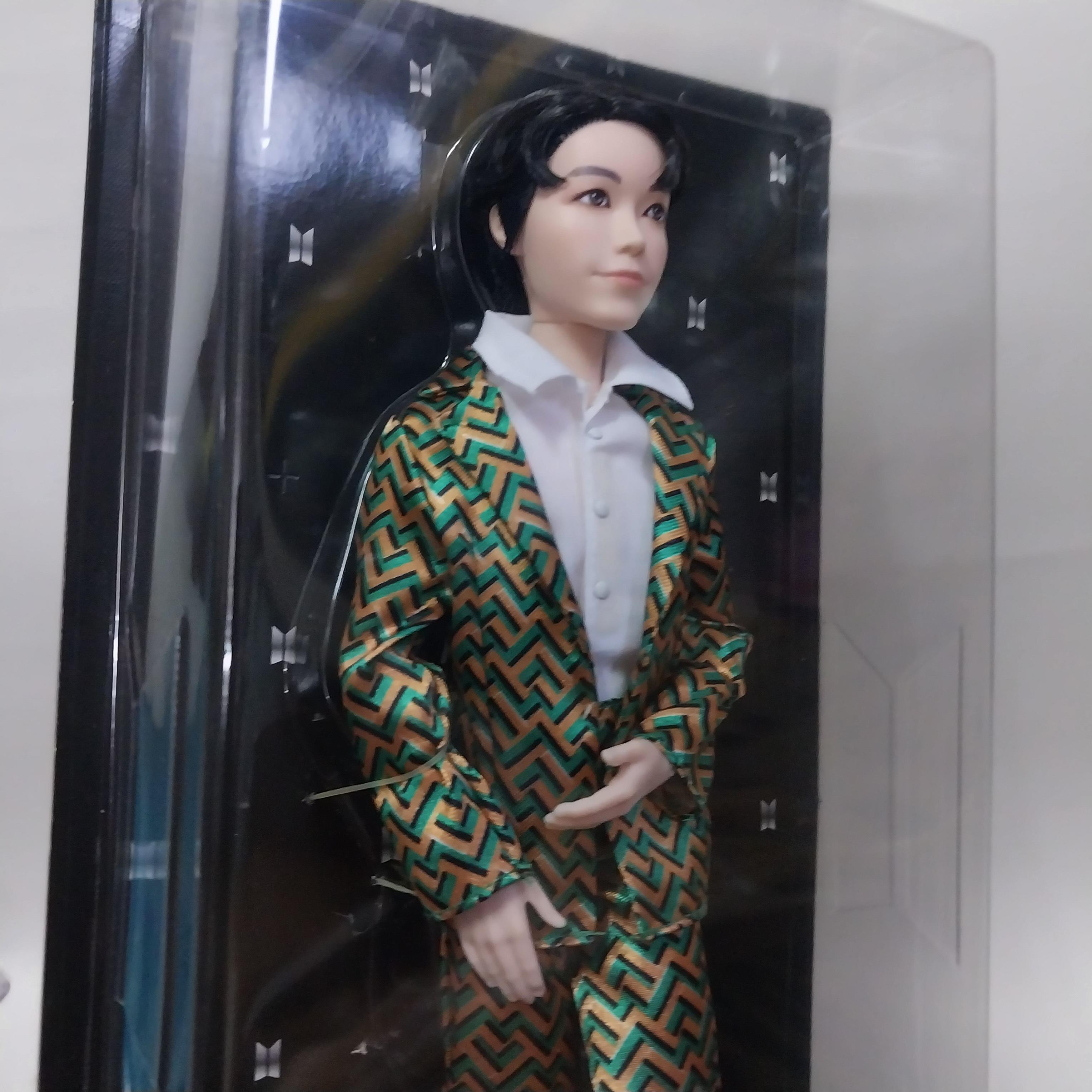 มีหลายภาพ มือ1 กล่องชำรุดบ้าง มีหลายภาพ ตุ๊กตาบอยแบรนด์เกาหลี BTS ของแท้แมทเทล