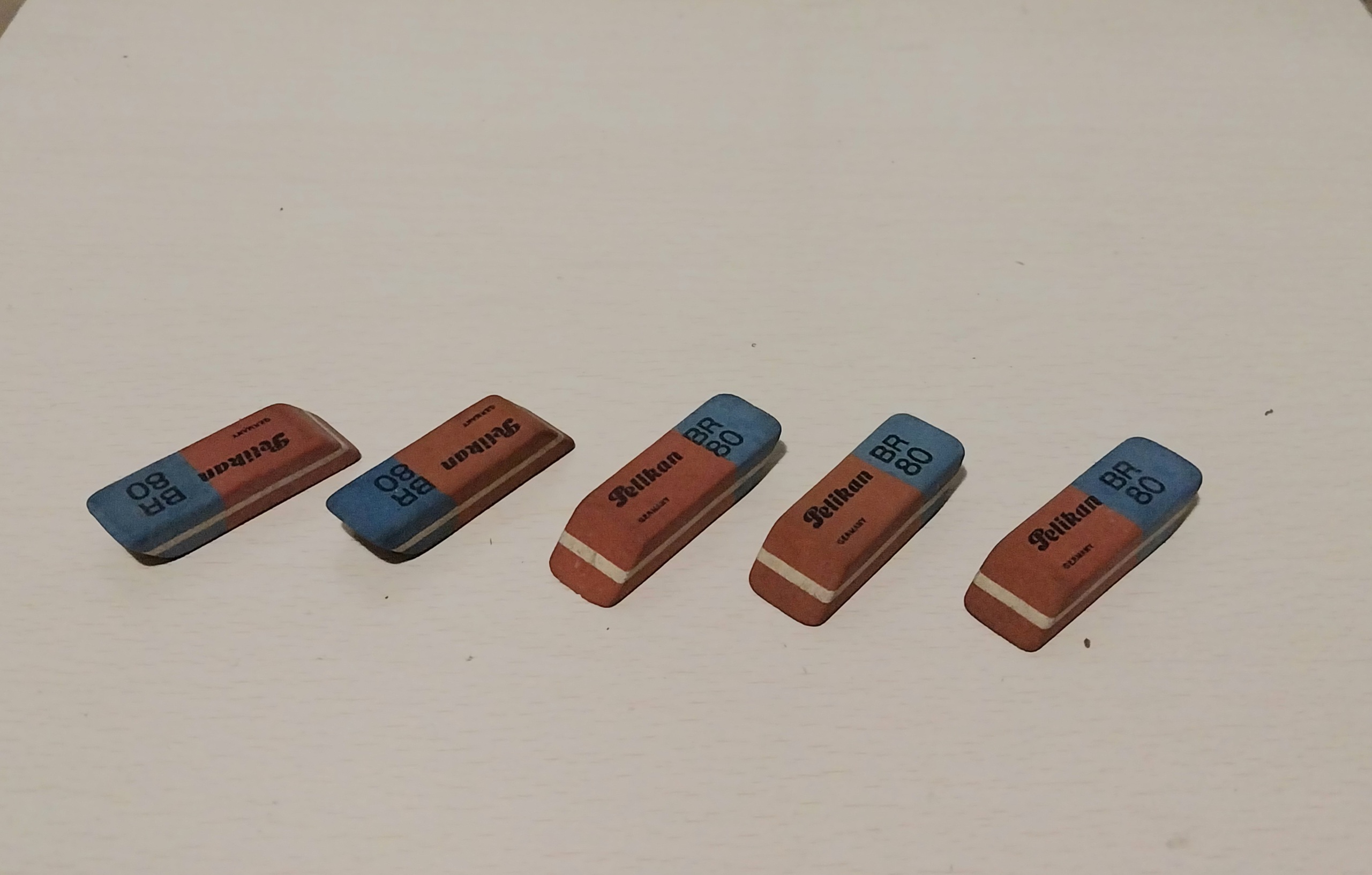 มีหลายภาพ,ยางลบหมึกรุ่นเก่า จำนวน 5 ก้อน