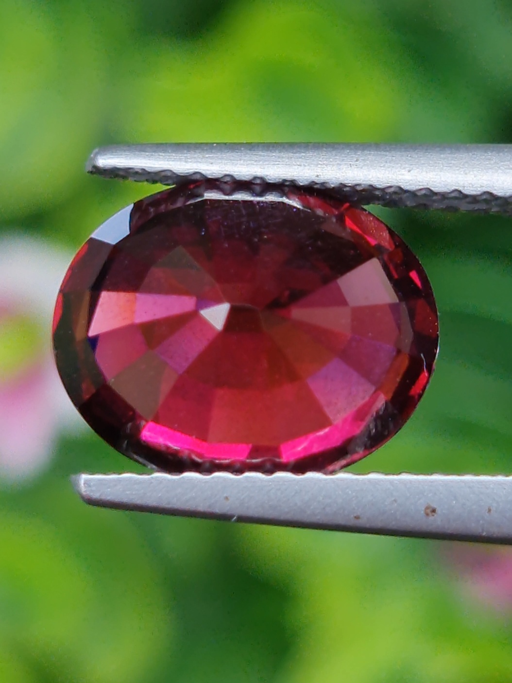พลอย โรโดไลต์ กาเน็ท Rhodolite Garnet 4.90 กะรัต Cts.พลอยแท้ อัญมณีมงคลประจําวันเกิด เครื่องประดับพลอย