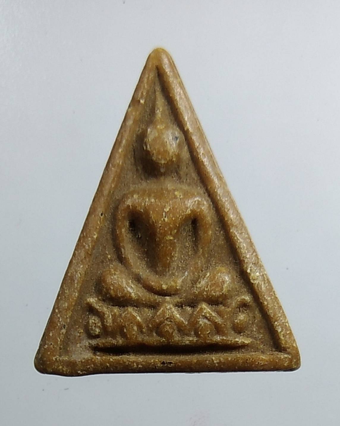 ผ241 พระนางพญาเนื้อผงน้ำมัน วัดพระพุทธบาท จ.สระบุรี ปี2518