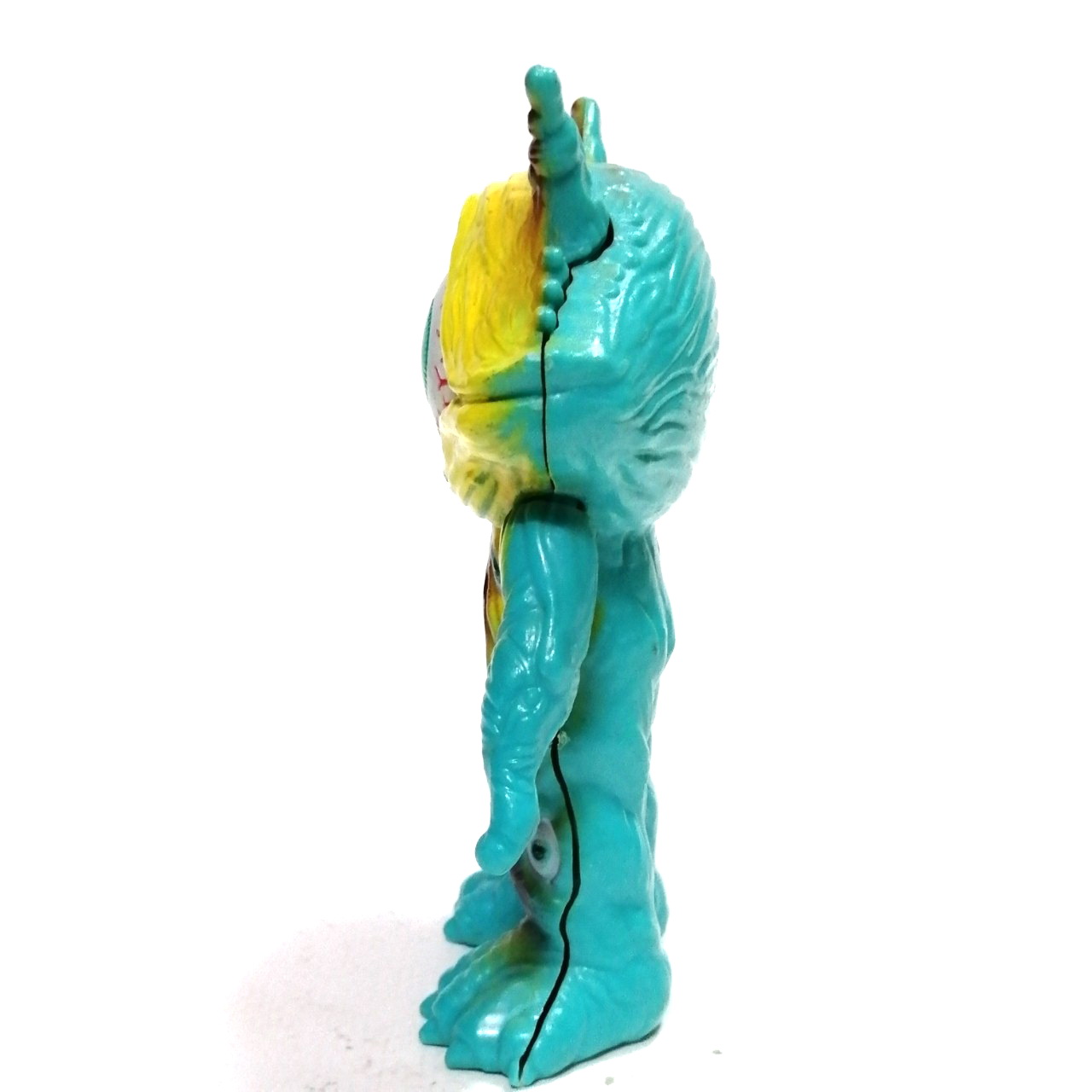 ฟิกเกอร์ 4 - 4,5 นิ้ว ขนาดตามรูป งานไทย งานเก่า สัตว์ประหลาด กันคิว จากอุลตร้าแมนทีก้า ขยับแขนขาได้ พลาสติกโปร่ง สภาพดีมีรอยบ้าง ค่อนข้างหายาก