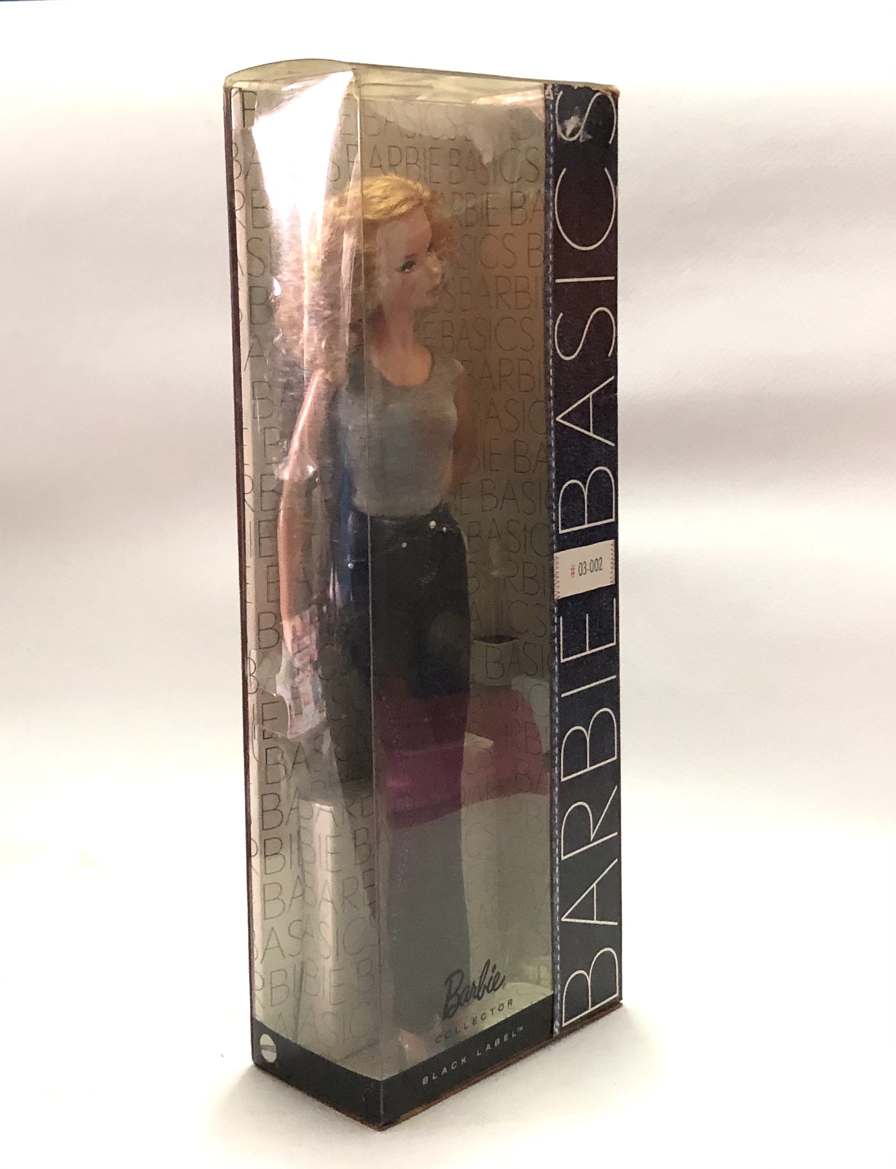 มือ1 เก่าเก็บในกล่อง ตุ๊กตาบาร์บี้ รุ่น บาร์บี้ยีนส์ Barbie Basic ผมทองหยิกฟู