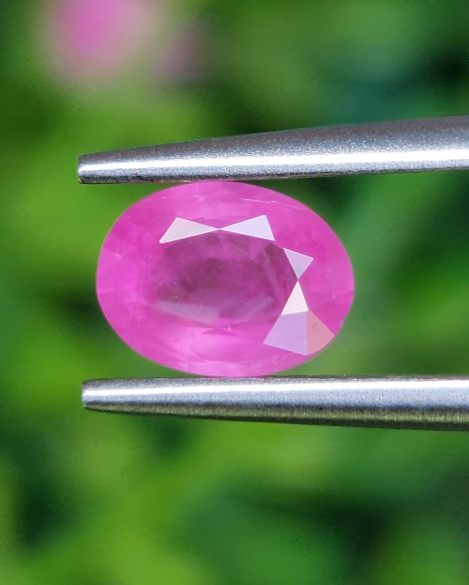 พลอย ชมพู พิ้ง แซฟไฟร์ Pink Sapphire 1.07 กะรัต (Cts.) พลอยแท้ อัญมณีมงคลประจําวันเกิด เครื่องประดับพลอย