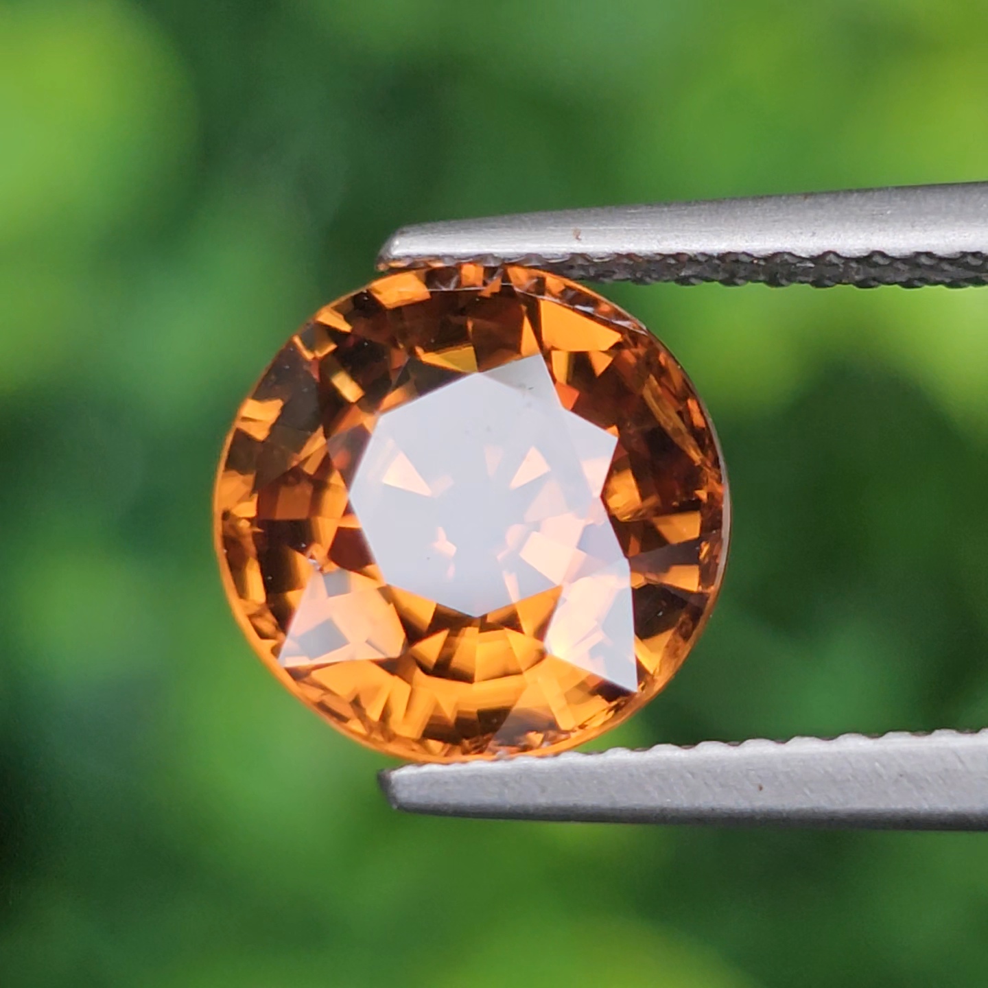 พลอย เพทาย (Zircon) 4.98 กะรัต (Cts.) พลอยแท้ อัญมณีมงคลประจําวันเกิด เครื่องประดับพลอย