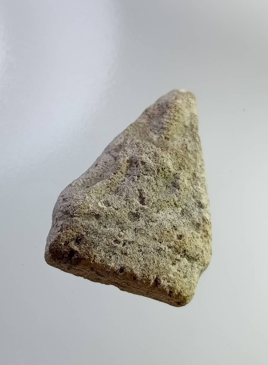 ผ2856 พระผง พิมพ์พระพุทธ ไม่ทราบที่ครับ