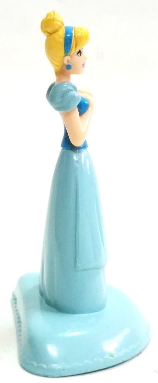 ตุ๊กตาเจ้าหญิงดิสนีย์ **กระโปรงมีรอยเปื้อนด้านล่างเล็กน้อยตามภาพ ซินเดอเรลล่า Cinderella ฟิกเกอร์สะสม สูงราว 10 ซม. ลงสีสำเร็จ สัดส่วนสวยงาม พลาสติกแข็งแต่ยืดหยุ่นได้ ของเก่าสะสม