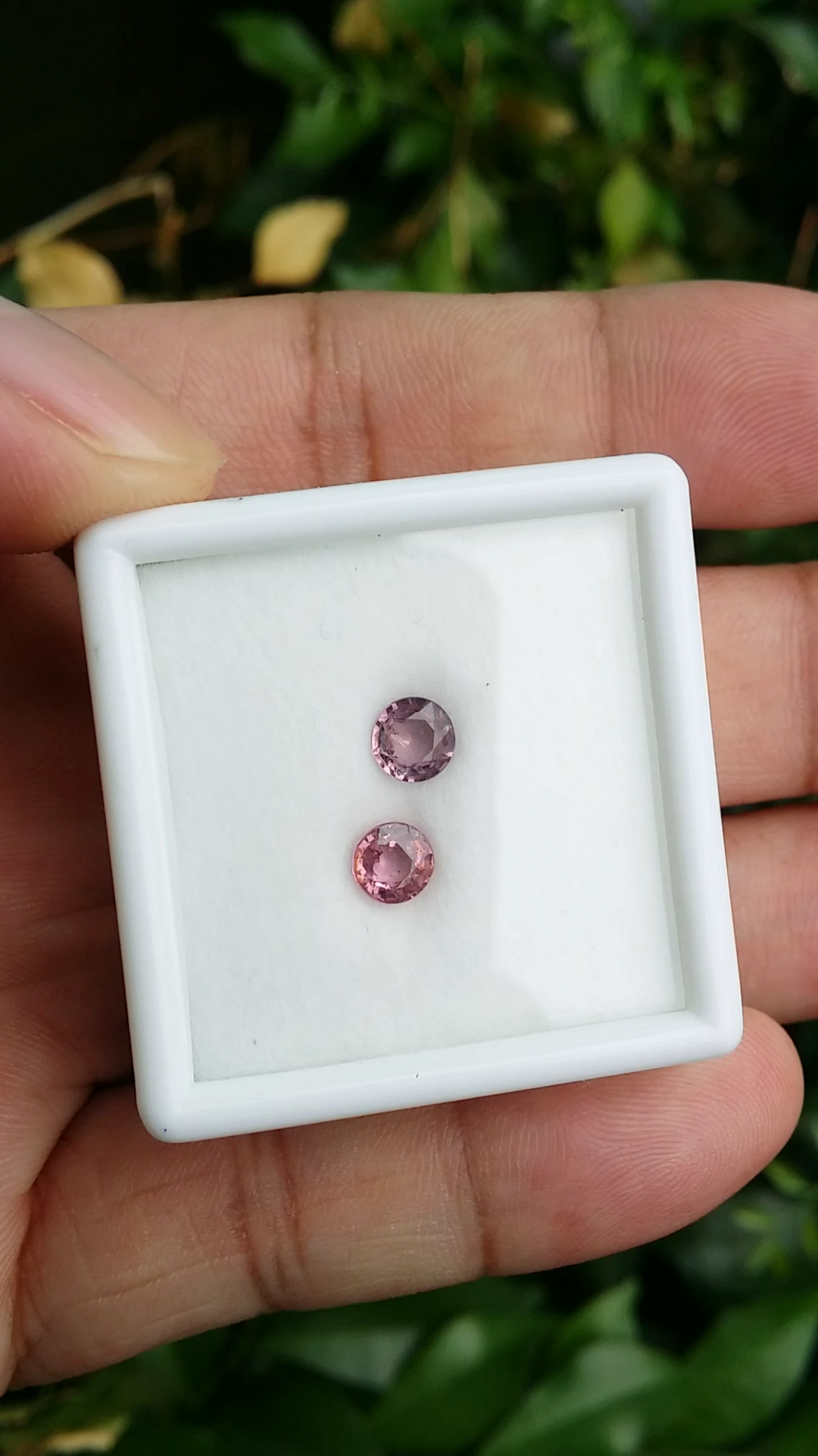 พลอย แฟนซี แซฟไฟร์ สปิเนล Fancy Sapphire Spinel 1.53 กะรัต (Cts.) VVS